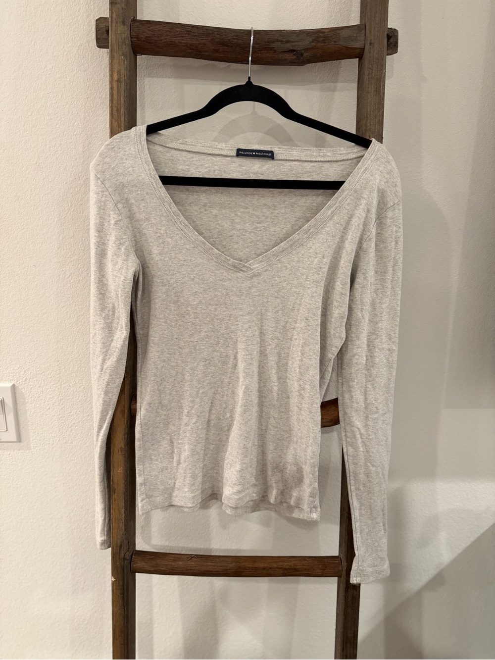 Brandy Melville Light Gray V-Neck Long Sleeve Tee